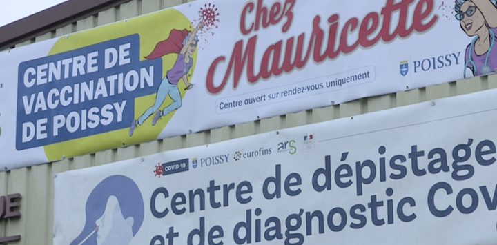 visit of the first vaccination center in Poissy (78)